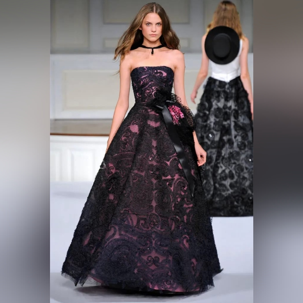 $10.000 OSCAR DE LA RENTA BLACK ROSE LACE PINK SILK RUNWAY GOWN US L